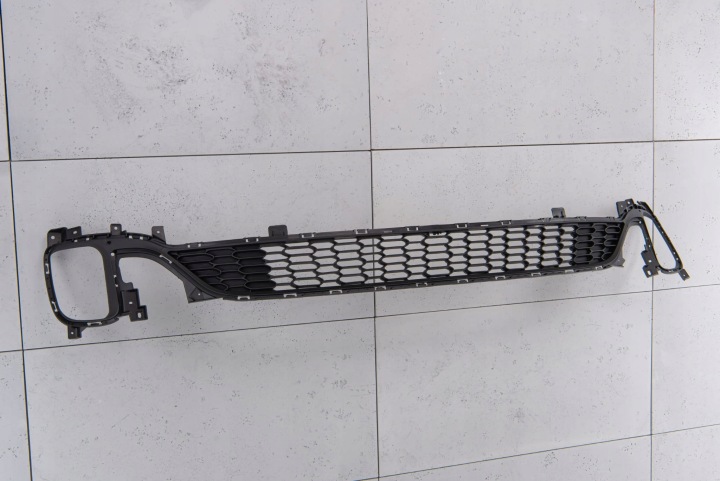 KIA CARENS IV RP 2013-2016 GRILLE AVANT PARE-CHOCS CENTRALE 86561A4000