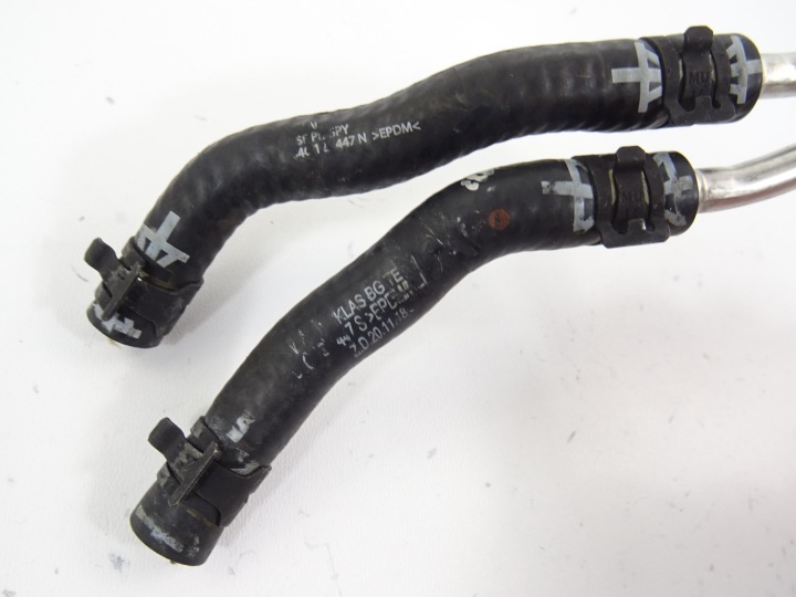 SEAT ARONA TUYAU FIL TUYAU EAU 04C121497G