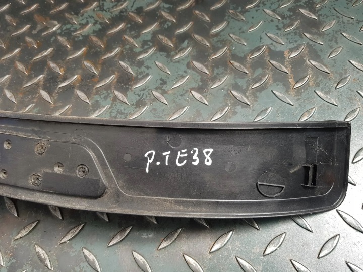 MOULURE PROTECTION INTÉRIEURE SEUIL DROITE ARRIÈRE 8 125 938 BMW 7 E38