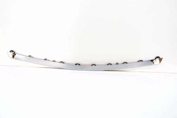 MB E-CLASS W212 AVANT PARE-CHOCS CENTER CHROME TRIM A2128852474 2015