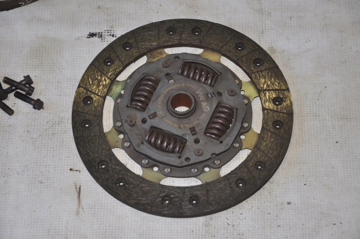 KIT SPRZEGIEL ŠKODA SUPERB III UNIVERSEL 2015 04L141031B