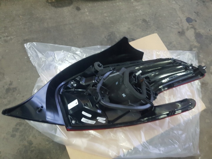 PEUGEOT 208 LIFT 15-19 PHARE GAUCHE ARRIÈRE