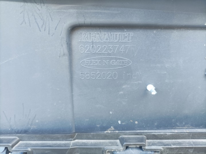 RENAULT KANGOO IV 21- PARE-CHOCS AVANT AVANT 620223747R