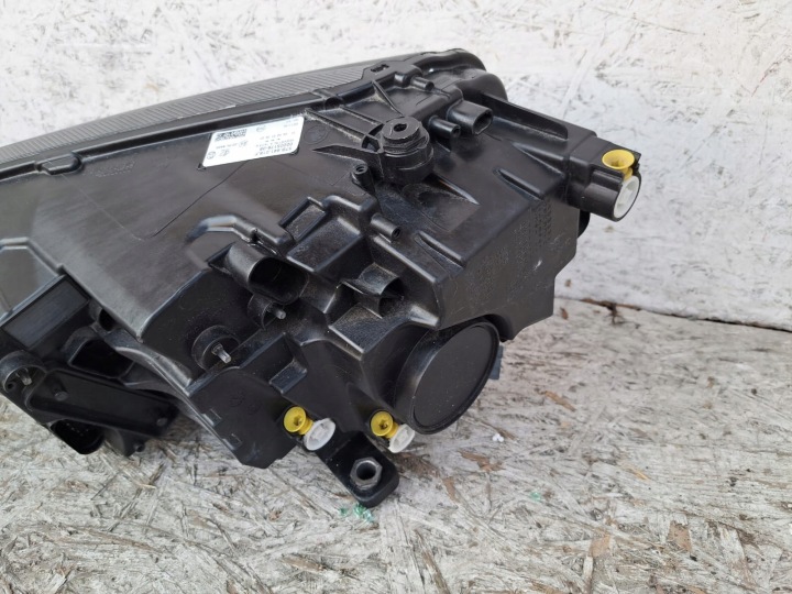 SKODA KAROQ 57B941016F PHARE DROITE COMPLET LED