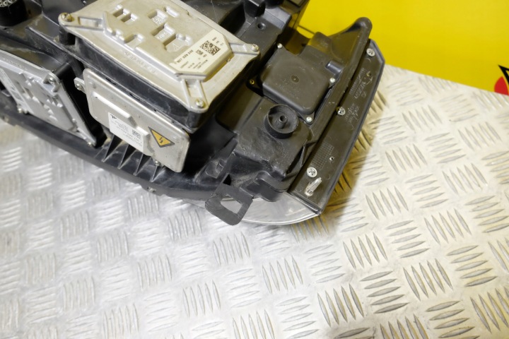RANGE ROVER VOGUE L322 LIFT 2010- PROJECTEUR PHARE XÉNON DROITE USA