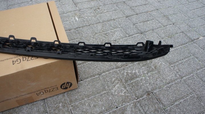GRILLE INFÉRIEURE CENTRALE DROITE SEAT CUPRA ATECA 575807683
