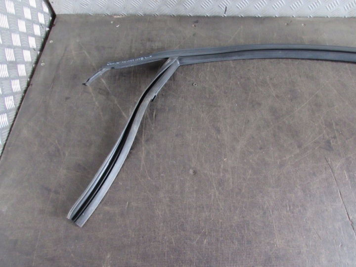 JOINT D'ÉTANCHÉITÉ PORTES AVANT TOUTES VOLVO V40 CROSS COUNTRY 312786
