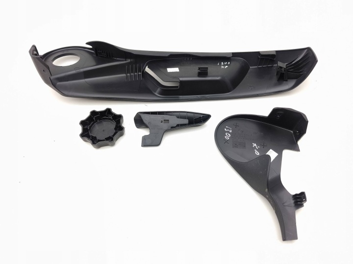 SKODA ENYAQ IV 2023 PLASTIQUE SIÈGES 654881317A