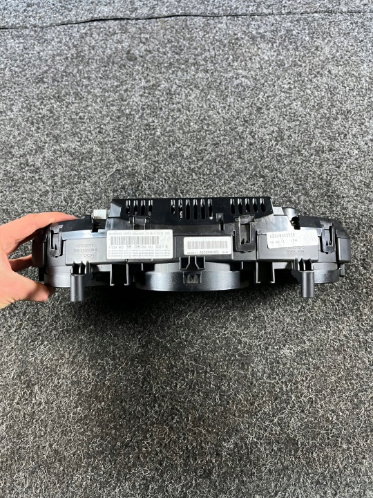 MERCEDES W204 1.8 CGI COMPTEUR TABLEAU DE BORD A2049003508 KILOMÉTRAGE 247TYS