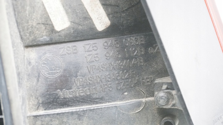 SKODA OCTAVIA II LIFT PHARE ARRIÈRE DROITE ARRIÈRE EXTÉRIEUR 1Z5945096B 5D HAYON