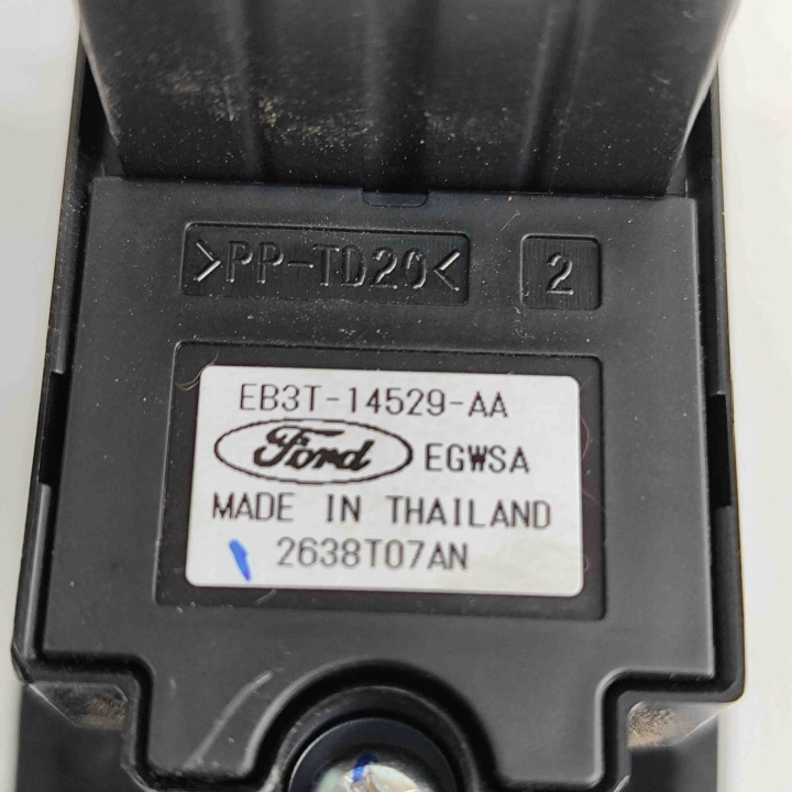 BOUTON COMMANDE VITRE DROITS AVANT PORTES FORD RANGER (TKE)