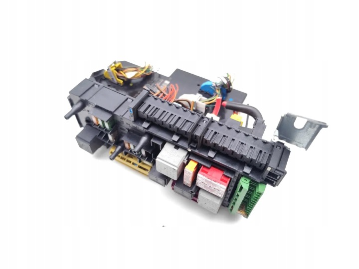 MERCEDES-BENZ C-CLASS CHÂSSIS MODULE FUSIBLES C 220 CDI DIESEL 2011