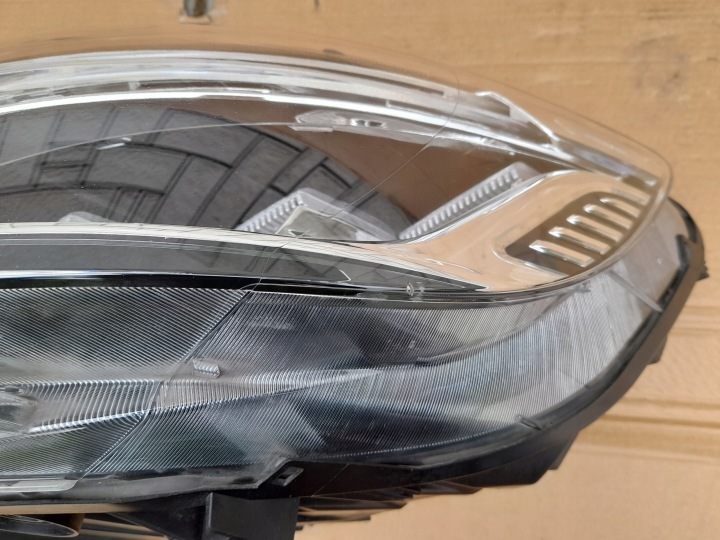 PHARE GAUCHE MERCEDES SPRINTER W907 COMPLET LED