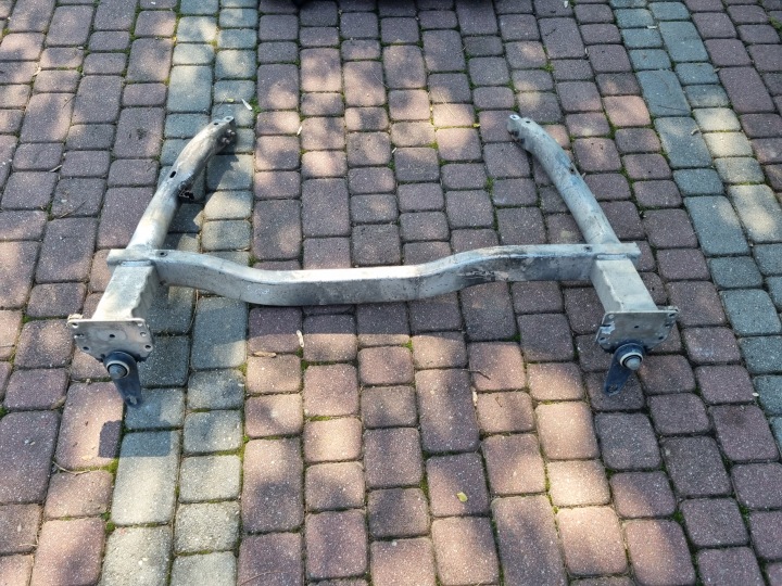 AVANT PEUGEOT 508 POUTRE INFÉRIEURE SOUS RADIATEURS 71284100