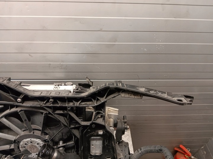 AUDI A4 S4 B8 8K 8K0807113D RADIATEURS EAU