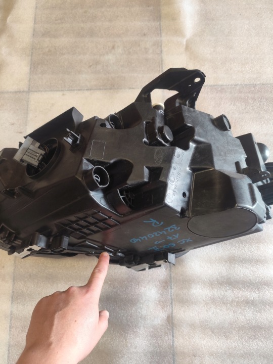 PROJECTEUR DROIT VOLVO XC 60 II 2017- NR ORIGINE 32420440