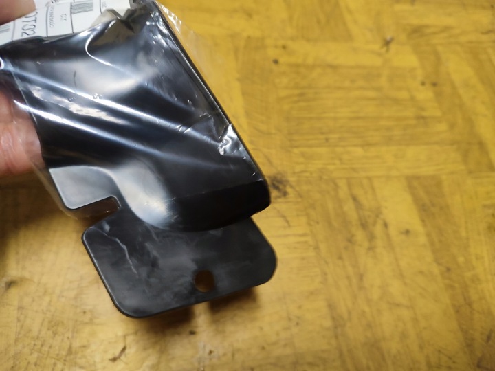 SEAT TOLEDO IV 4 LIFT 15-19R SPOILER GLISSIÈRE PASSAGE DE ROUE GAUCHE AVANT 5JA853887