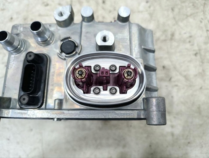 INWERTER AVEC CONVERTISSEUR MERCEDES-BENZ EQS 2022 A0009002337
