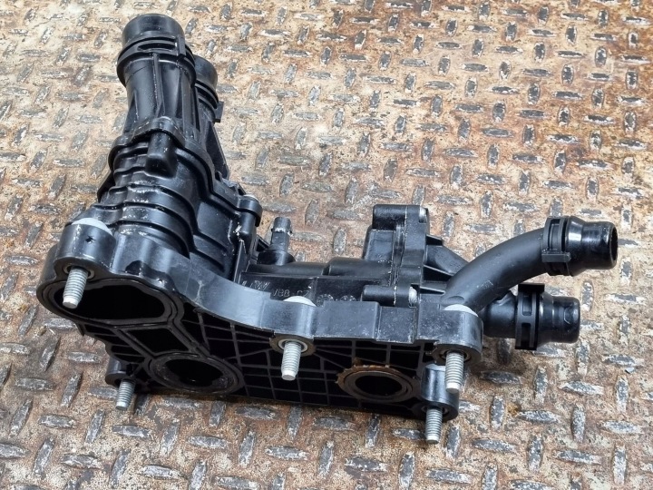 2020 SKODA SUPERB B8 (3V) CHÂSSIS THERMOSTAT 05L121111Q