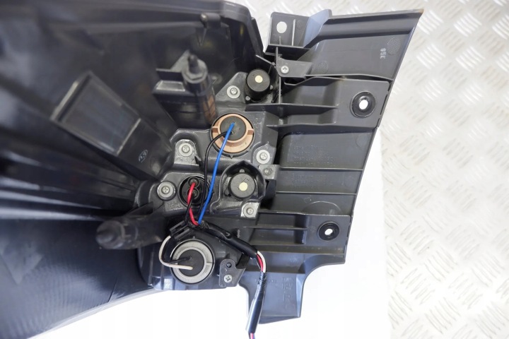 NISSAN LANTERNE ARRIÈRE DROIT 265504CA0B