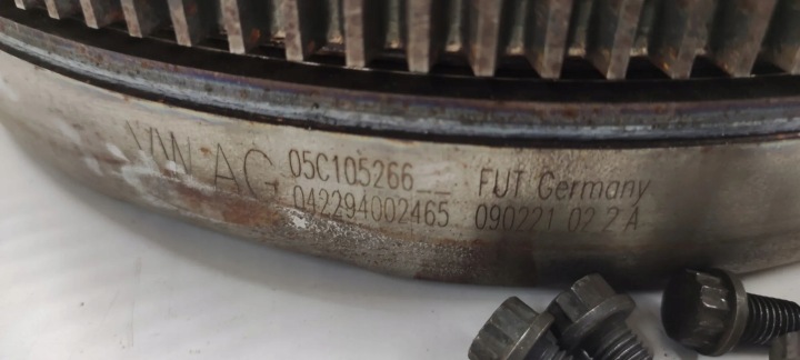 ENSEMBLE ADHÉRENCE SKODA 05C105266 1.0L GASOLINE 2021