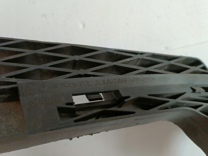 GLISSIÈRE RENFORCEMENT PARE-CHOCS AVANT 3C8807889 VW PASSAT CC