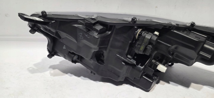 TOYOTA YARIS IV 4 PHARE AVANT AVANT DROITE COMPLET LED EUROPE K0-8EU
