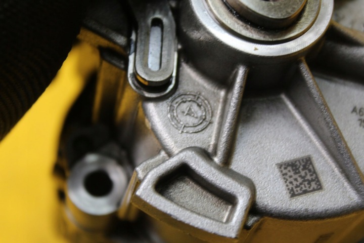 POMPE HUILES MERCEDES W213 2.0 CDI 654.920 A6541800101