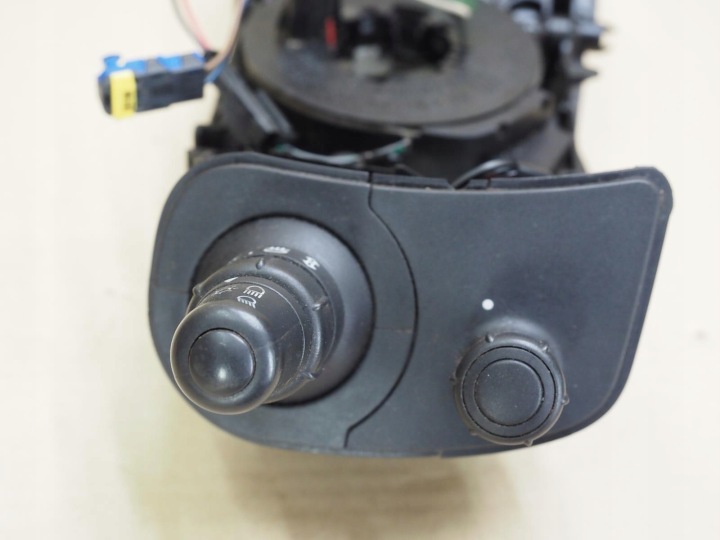 RENAULT SCENIC II 03-06 COMMUTATEUR COMPOSITE 8200127728
