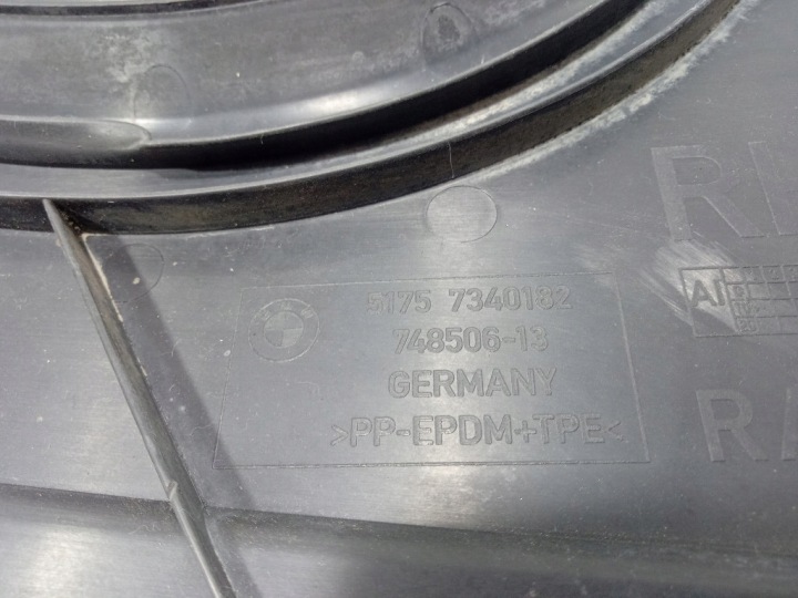 BMW 7 G11 G12 PROTECTION PLAQUE CHÂSSIS DROITE 7340182