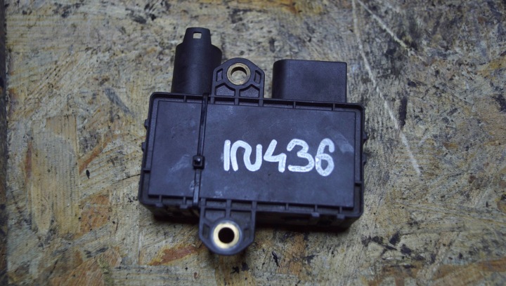 MERCEDES MODULE RELAIS BOUGIES INCANDESCENCE A6401532779Q (IN436)