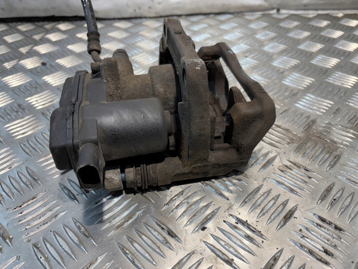 ÉTRIER DE FREIN DE FREIN PETIT MOTEUR GAUCHE ARRIÈRE HONDA HR-V II 2 32353351