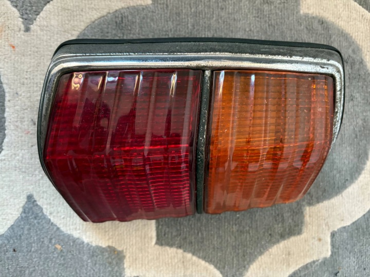 HONDA CIVIC 1972 GAUCHE CÔTÉ FEUX ARRIÈRE