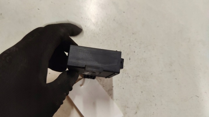 MODULE DE COMMANDE D'ÉCLAIRAGE (LCM) OPEL ZAFIRA A 09165156