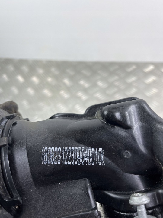 2018 SEAT ARONA AUTRE PIÈCE CHAMBRES MOTEUR 04C129656