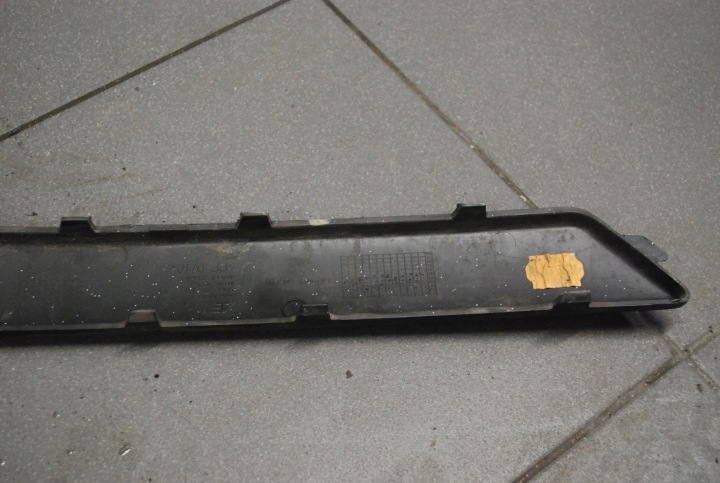 MOULURE ZDERZKA DROIT ARRIÈRE VW SHARAN 7M3807792