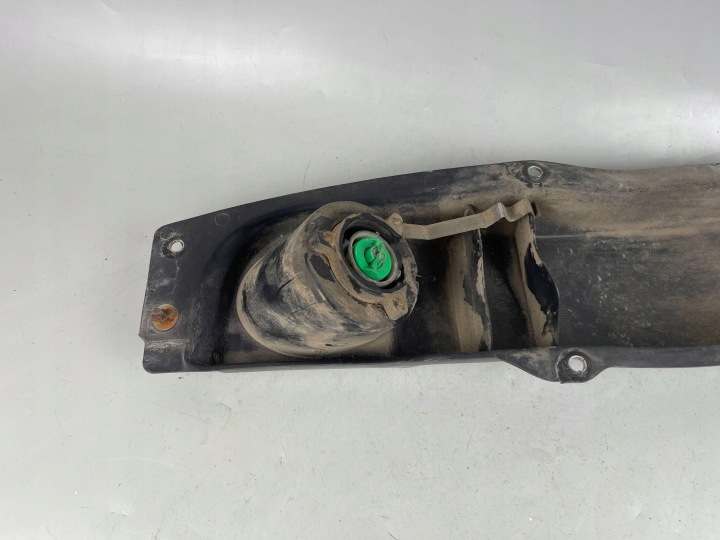 CHÂSSIS GOULOTTE DE REMPLISSAGE CARBURANTS IVECO DAILY 4TH GEN 504076008