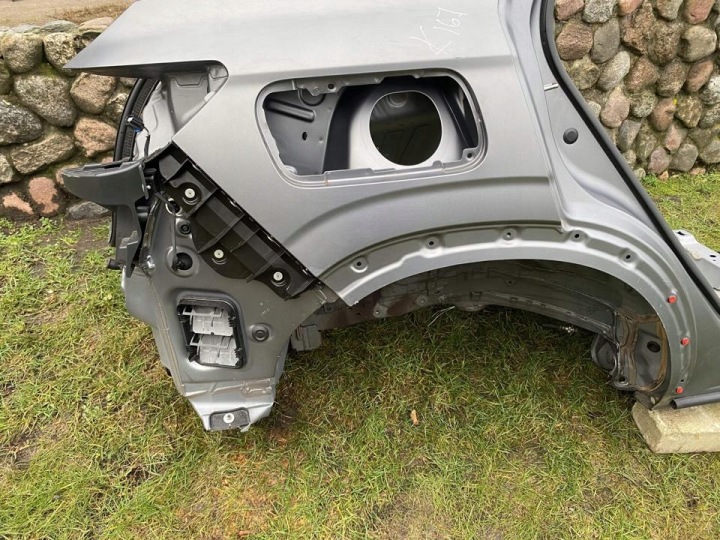 QUART AUTOMOBILE RENAULT AUSTRAL 2024 AVEC ARRIÈRE SUR DROITE