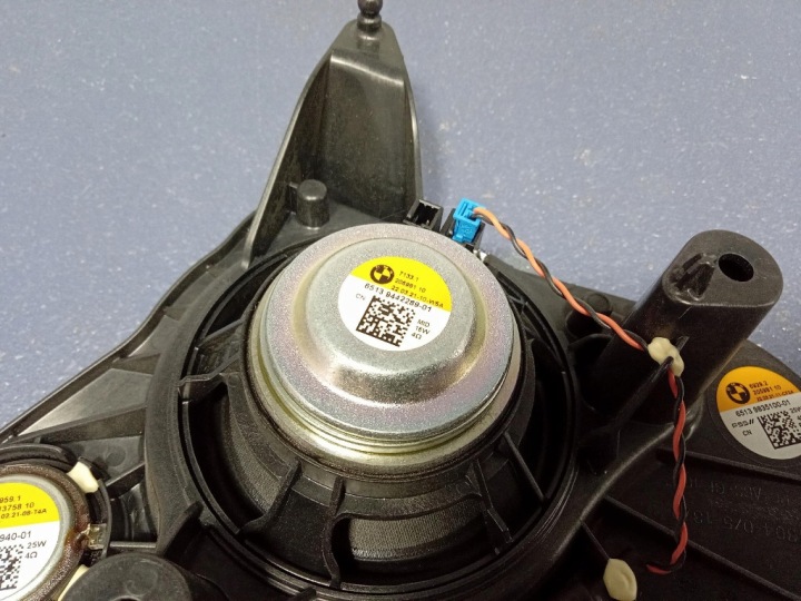 BMW IX3 G08 G01 HAUT-PARLEUR DROIT HARMAN KARDON 9835100