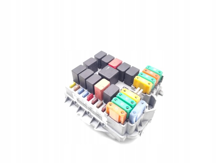 BOÎTE FUSIBLES IVECO DAILY 06-