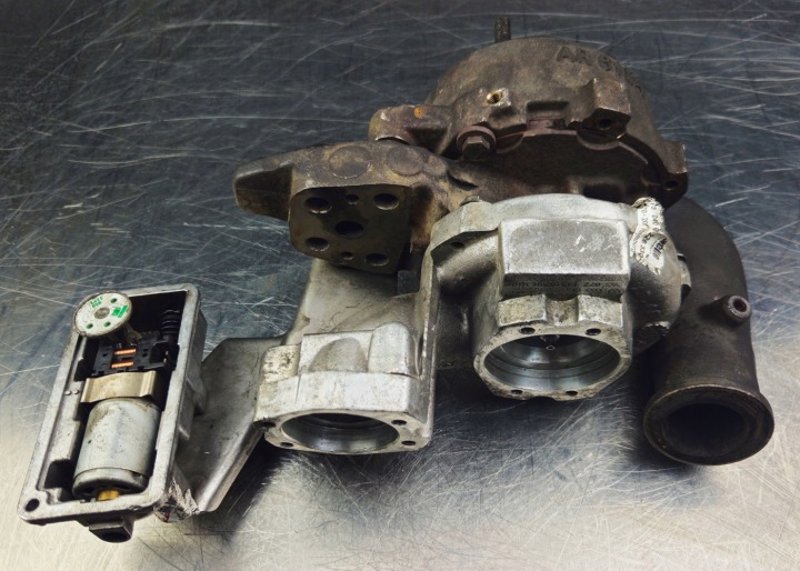 TURBINE AVEC COLLECTEUR VW TOUAREG I 07Z145873H GT1852VK 5.0 TDI