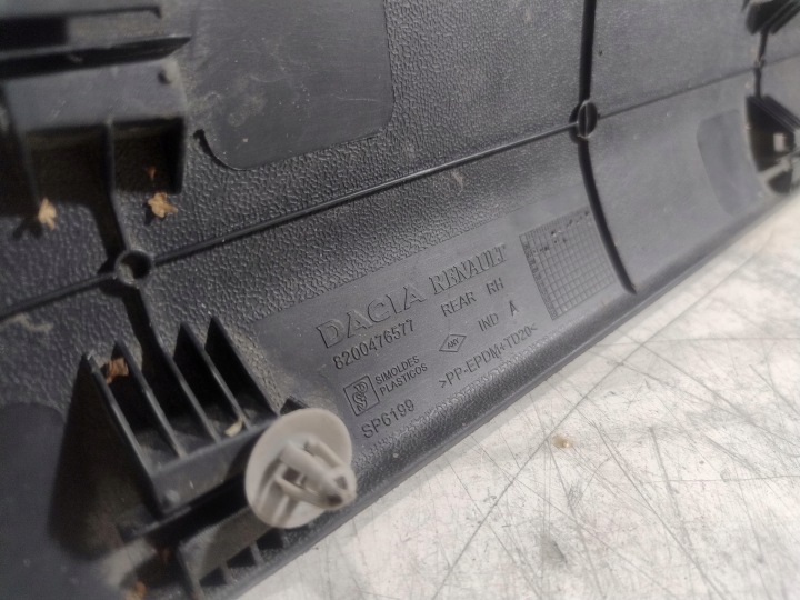 MOULURE PORTES DROIT ARRIÈRE DACIA LOGAN MCV 8200476577