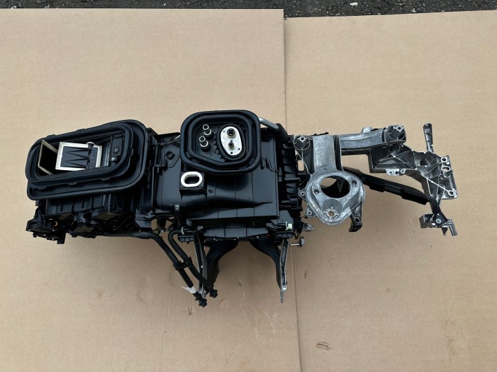 VOLVO XC90 CHAUFFAGE CONDUIT D'AIR CHÂSSIS EUROPE CONDUITES D'AIR