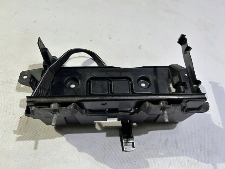 SUPPORT FIXATION BATTERIE DODGE CHARGER CHALLENGER 2015-