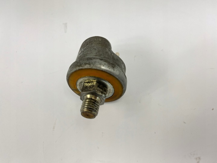CAPTEUR PRESSION HUILES MERCEDES W124 W201 0065429417