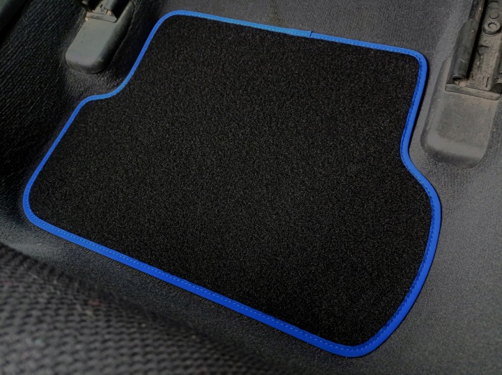TAPIS DE SOL ESSUIE-GLACES ″EXTRA″ VERS FORD FOCUS MK1-3D(1998-2004)NIEBIESKI NUBUK