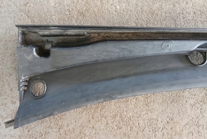 DOUBLURE DE PASSAGE DE ROUE 2S61-A02228-AD FORD FIESTA 1.3BENZ 2005R MK6 D3 ((F5))