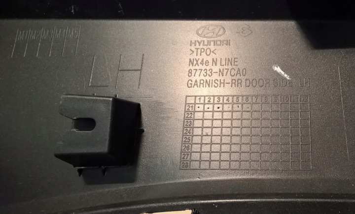 HYUNDAI TUCSON IV N-LINE MOULURE PORTES GAUCHE ARRIÈRE OE