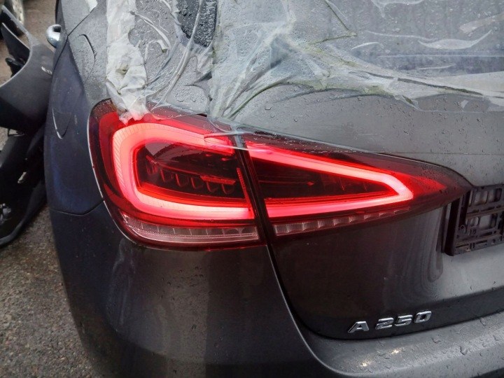 MERCEDES-BENZ A W177 2018 GAUCHE CÔTÉ PHARE ARRIÈRE