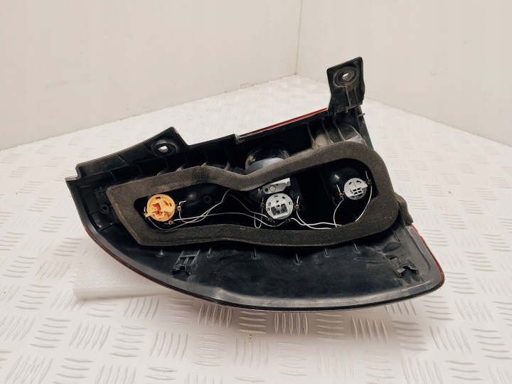 PHARE ARRIÈRE DROITE CÔTÉ TOYOTA LAND CRUISER (J120)